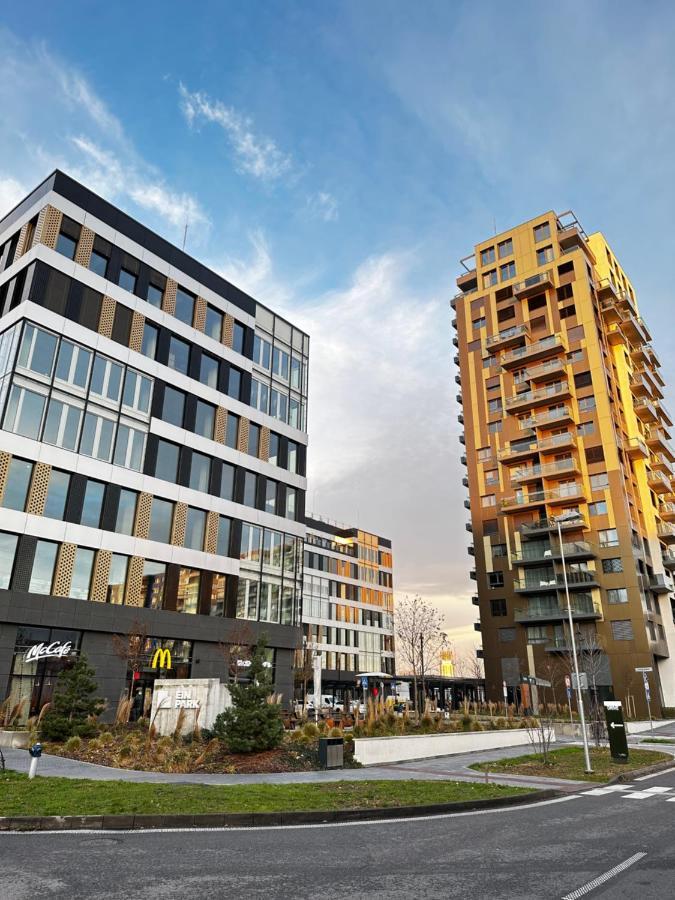 Ein Park Apartment With Free Parking Bratislava Dış mekan fotoğraf