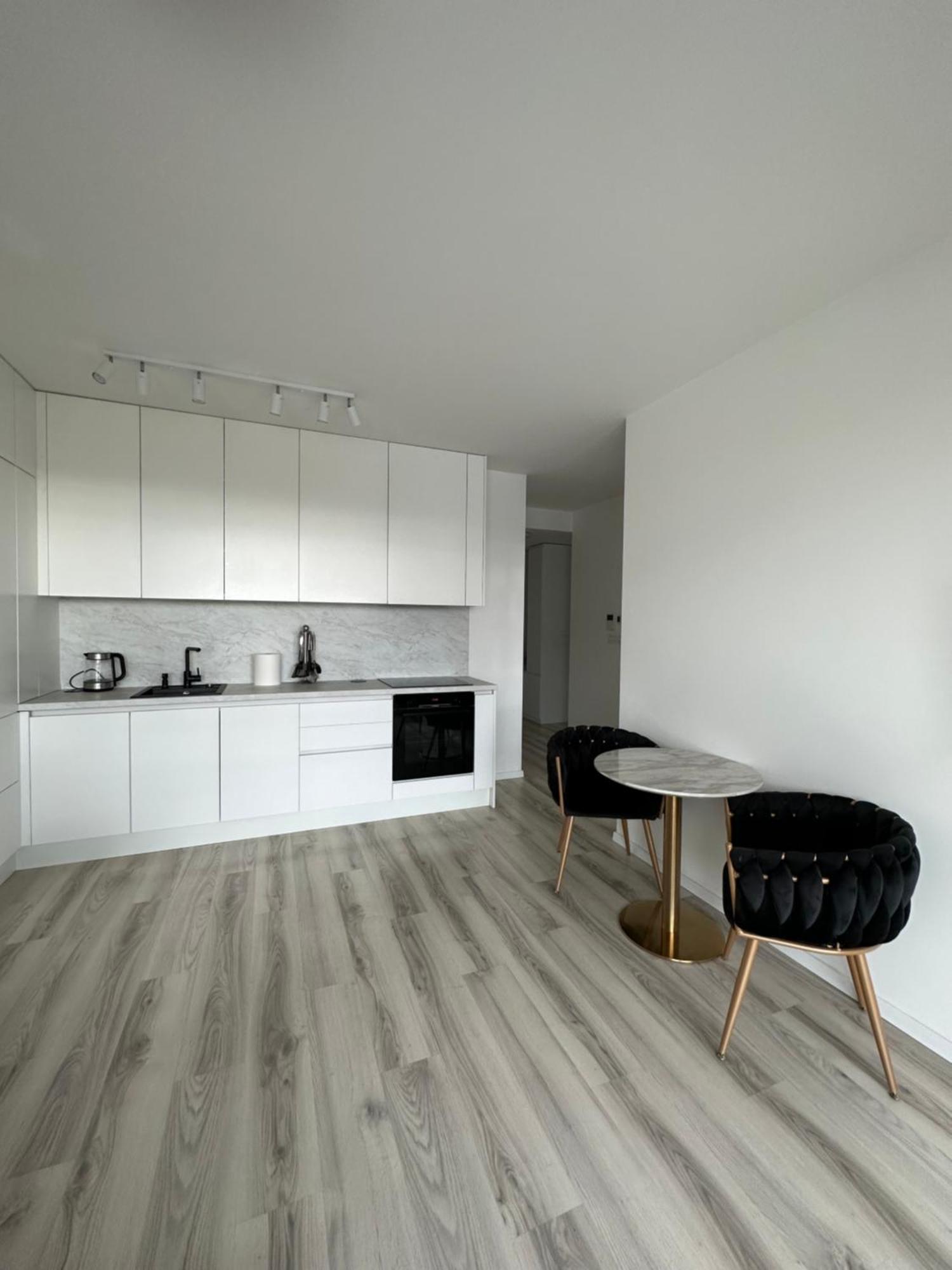 Ein Park Apartment With Free Parking Bratislava Dış mekan fotoğraf