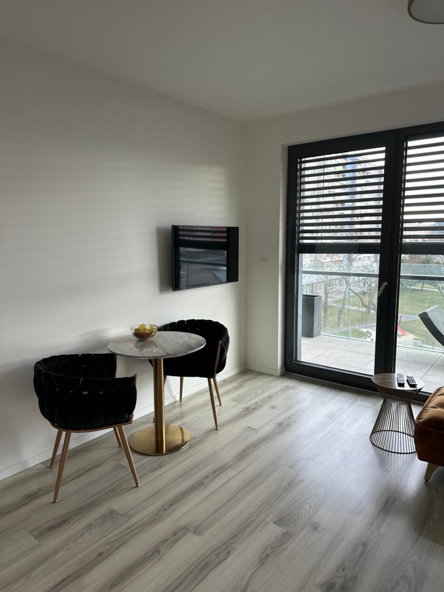 Ein Park Apartment With Free Parking Bratislava Dış mekan fotoğraf